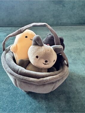 Jellycat Cauldron with minis!